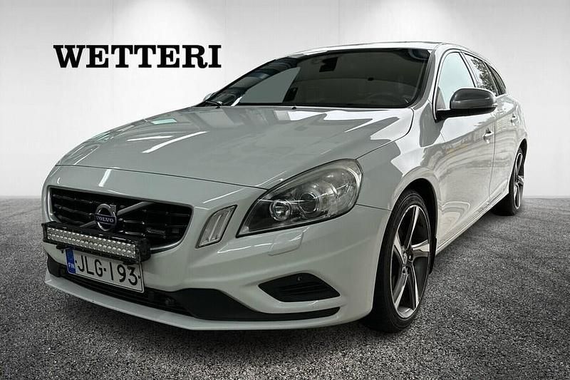 Käytetty Volvo V60 R-Design 180 HP (132 kW) 2011 Farmari
