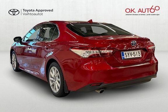 Käytetty Toyota Camry Business Edition 176 HP (129 kW) 2021 Punainen Sedan