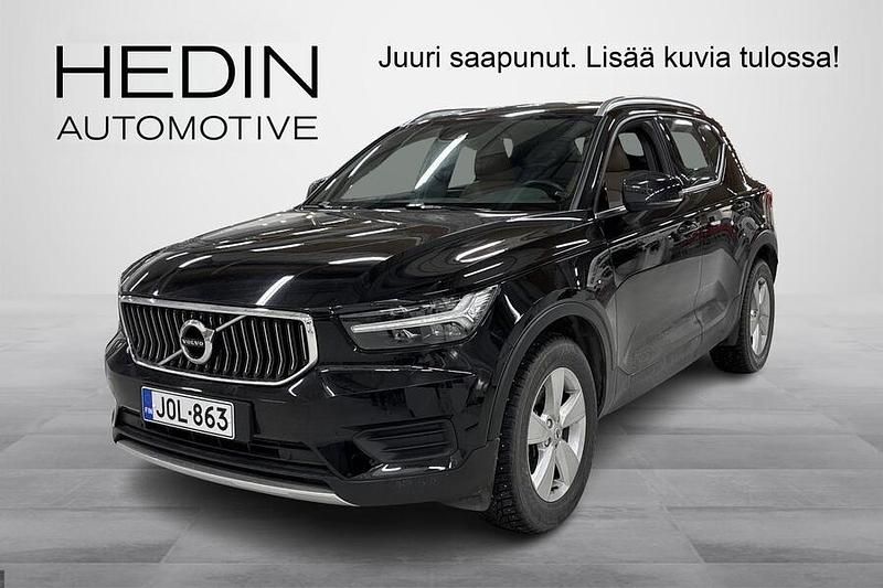 Musta Käytetty 2021 Volvo XC40 Business Edition Katumaasturi | 36 890 € (Hyvä tarjous) - Kuva 1/4