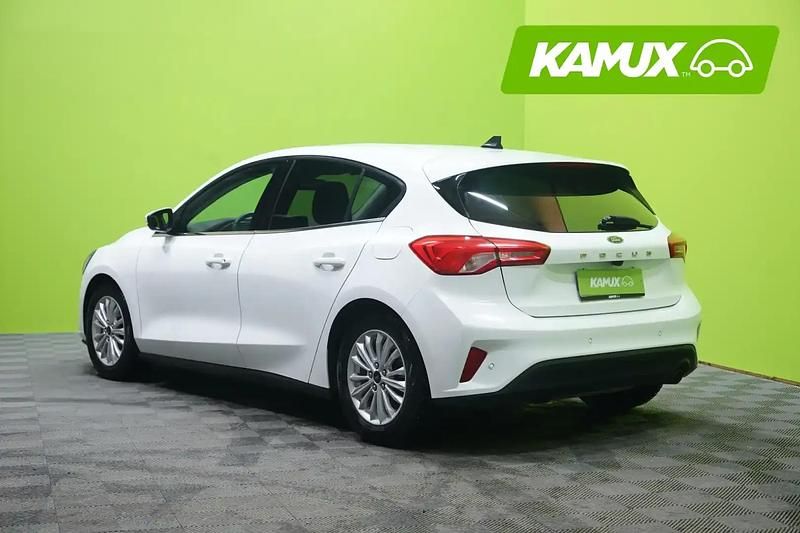 Käytetty Ford Focus Titanium 125 HP (91 kW) 2021 Valkoinen Sedan