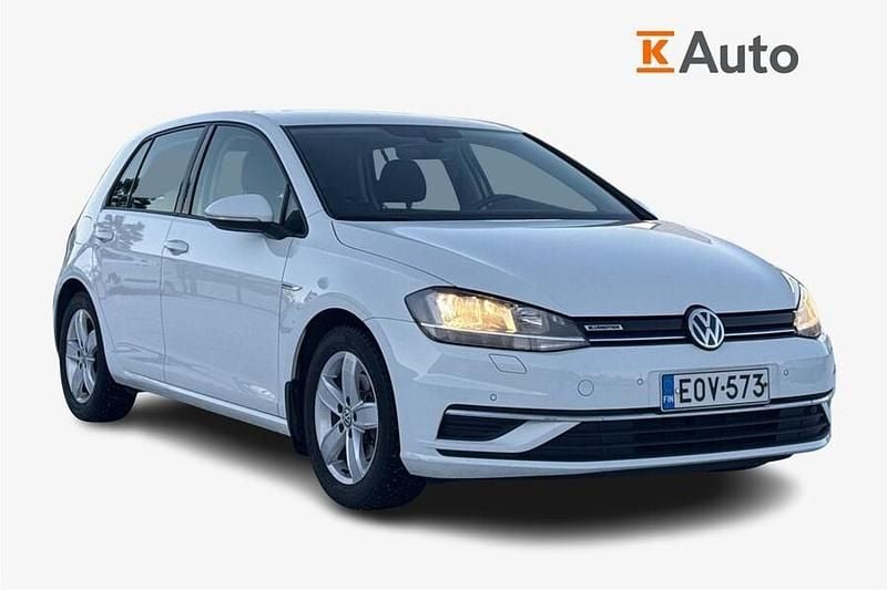 Käytetty VW Golf VII Comfortline 131 HP (96 kW) 2018 Valkoinen Viistoperä