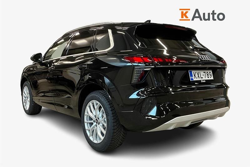 Käytetty Audi Q3 201 HP (147 kW) 2026 Musta Katumaasturi