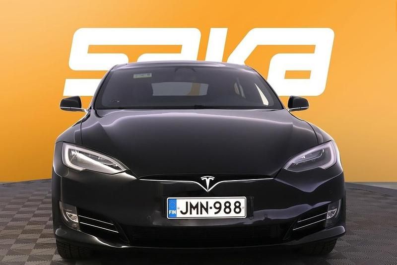 Käytetty Tesla Model S 386 kW (525 HP) 2018 Viistoperä