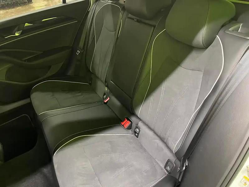 Käytetty VW Passat Business 150 HP (110 kW) 2025 Valkoinen Farmari