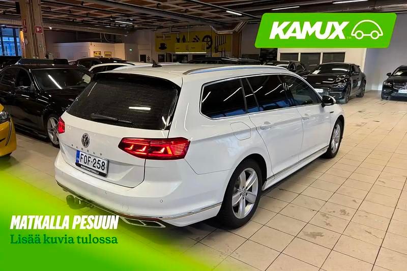 Käytetty VW Passat R-line 150 HP (110 kW) 2019 Valkoinen Farmari