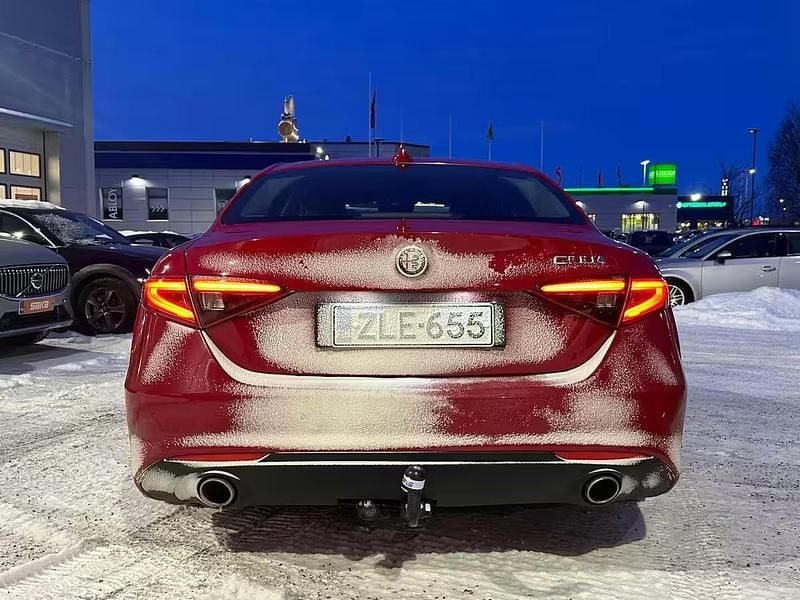 Käytetty Alfa Romeo Giulia Super 180 HP (132 kW) 2019 Sedan