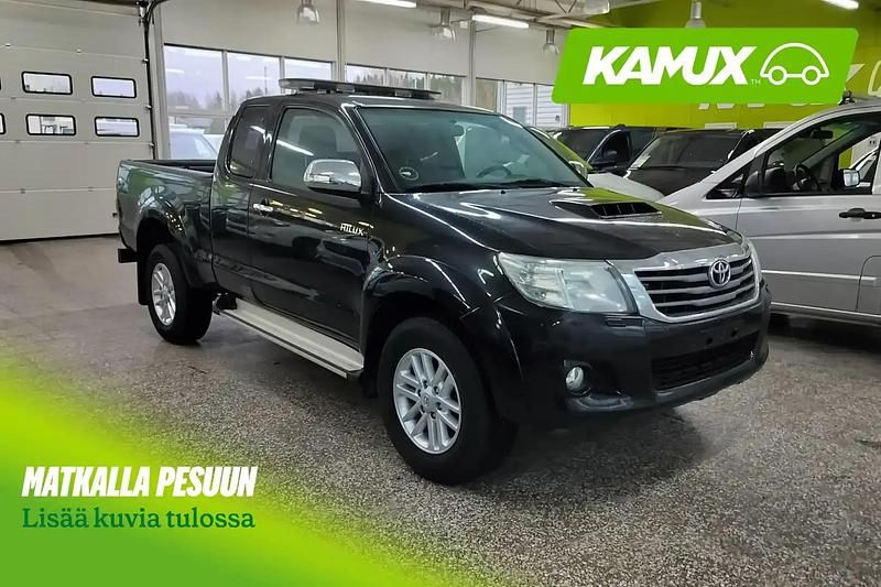 Musta Käytetty 2015 Toyota HiLux Nouto | 30 900 € (Perustarjous) - Kuva 1/4