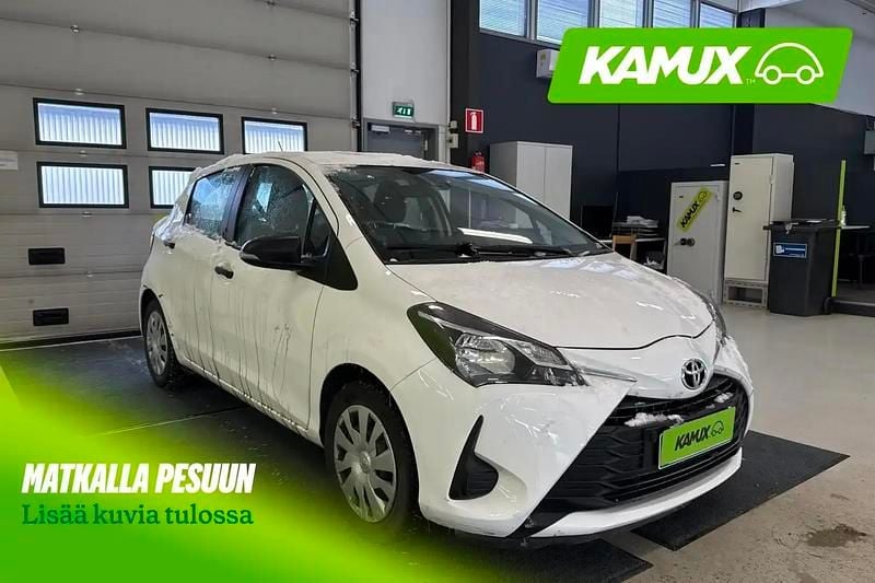 Käytetty Toyota Yaris Life 72 HP (52 kW) 2019 Valkoinen Sedan