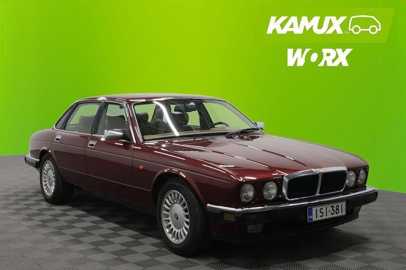 Käytetty 1994 Jaguar XJ12 Sedan | 9 900 € - Kuva 1/3