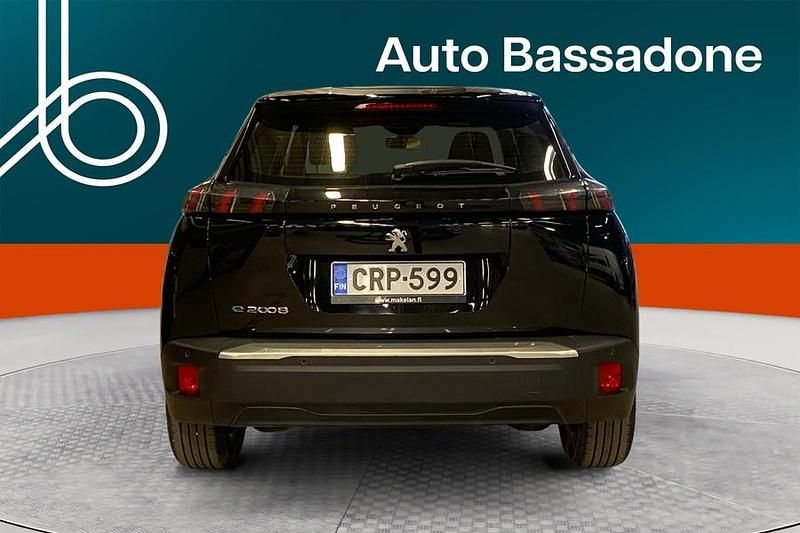 Käytetty Peugeot e-2008 Active 100 kW (136 HP) 2023 Katumaasturi