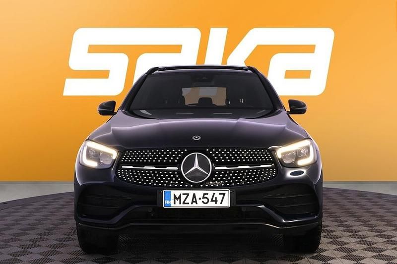 Käytetty Mercedes GLC300e Business 306 HP (225 kW) 2021 Katumaasturi