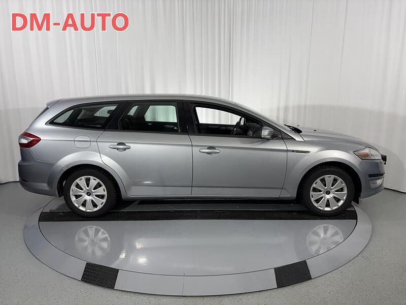Käytetty Ford Mondeo 120 HP (88 kW) 2012 Harmaa Farmari