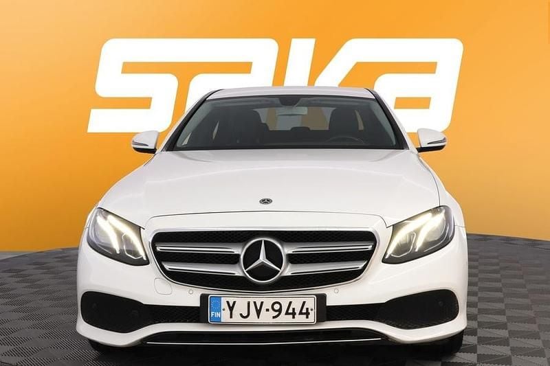 Käytetty Mercedes E200 Business 150 HP (110 kW) 2018 Sedan