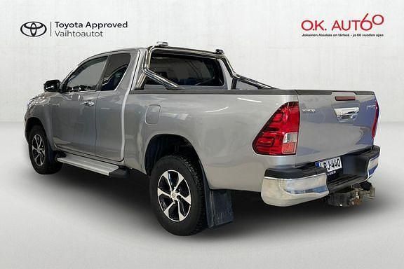 Käytetty Toyota HiLux Active 150 HP (110 kW) 2022 Hopea Nouto
