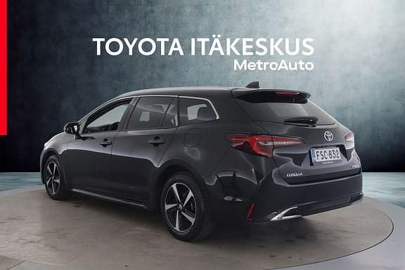 Käytetty Toyota Corolla Edition 140 HP (102 kW) 2023 Musta Farmari