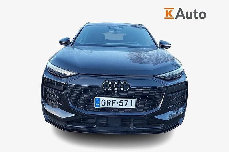 Käytetty Audi Q6 e-tron Advanced 185 kW (252 HP) 2025 Musta Katumaasturi