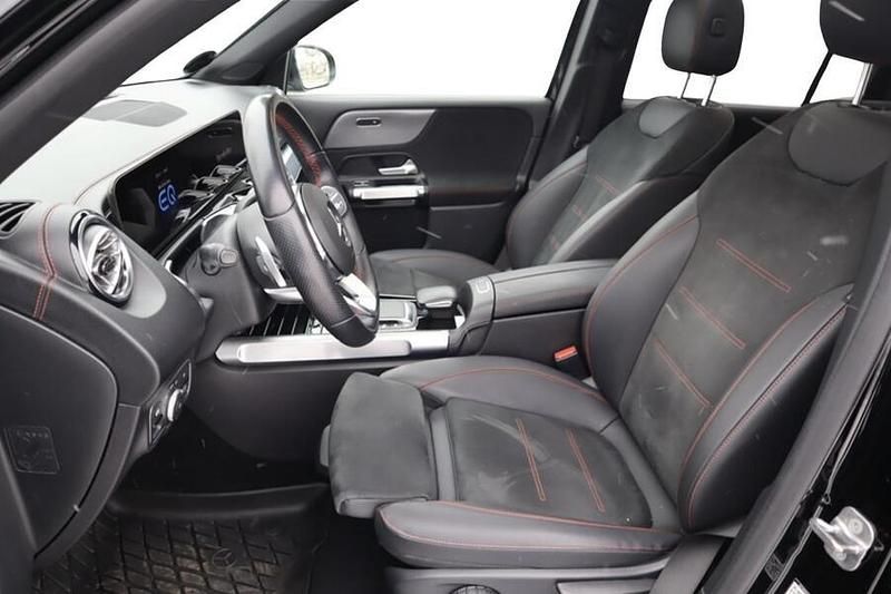 Käytetty Mercedes EQB300 Business 167 kW (228 HP) 2023 Katumaasturi