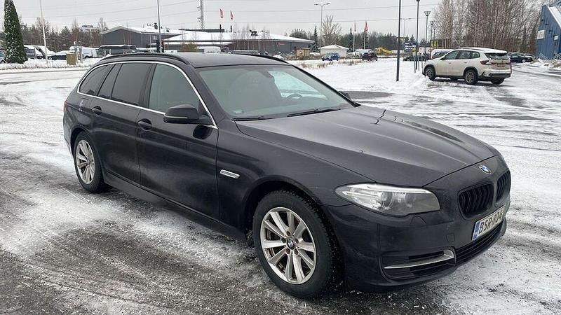 Käytetty 2015 BMW 520 Farmari | 12 400 € (Hyvä tarjous) - Kuva 1/4