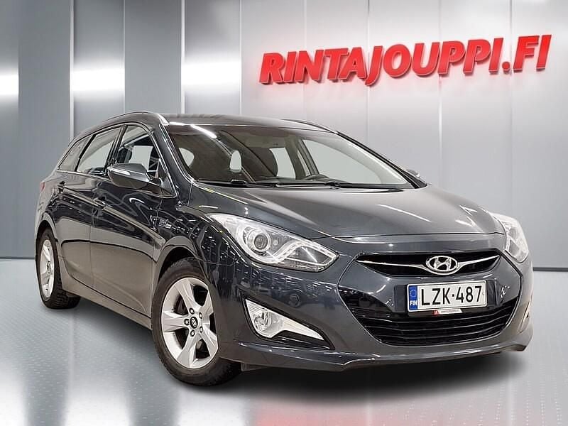 Käytetty Hyundai i40 Comfort 135 HP (99 kW) 2012 Hopea Farmari