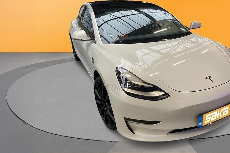 Käytetty 2020 Tesla Model 3 Performance Sedan | 28 780 € (Perustarjous) - Kuva 1/2