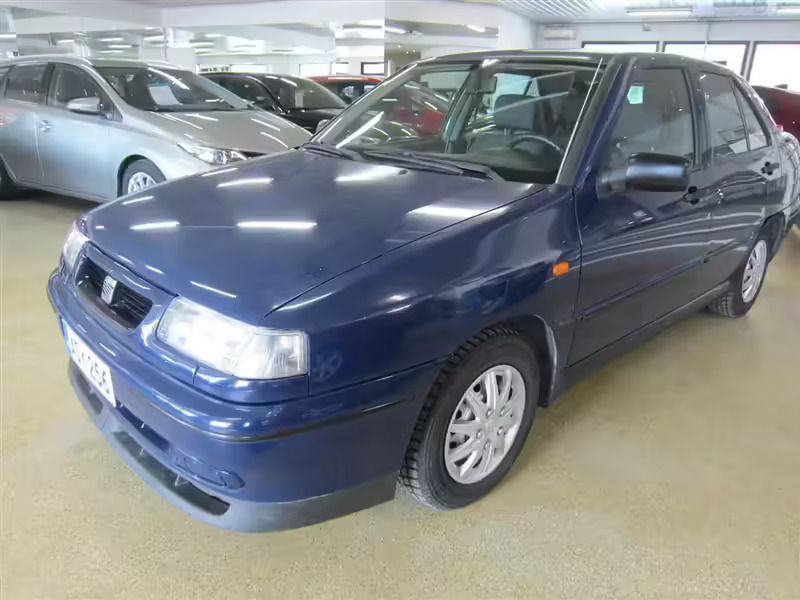 Sininen Käytetty 1996 Seat Toledo SE Viistoperä | 2 200 € - Kuva 1/4