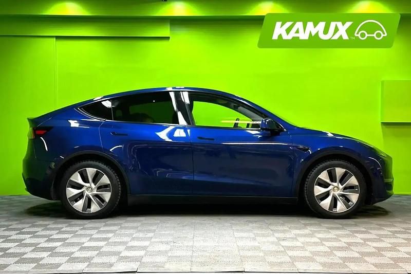 Käytetty Tesla Model Y 378 kW (514 HP) 2022 Sininen Katumaasturi