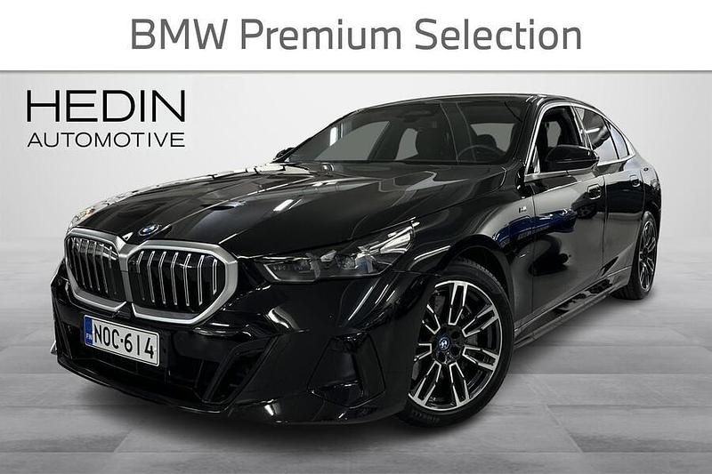 Käytetty 2024 BMW 550e M Sport Sedan | 74 800 € - Kuva 1/4