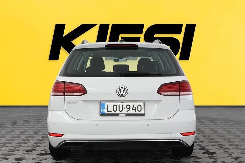 Käytetty VW Golf VII Comfortline 116 HP (85 kW) 2019 Farmari