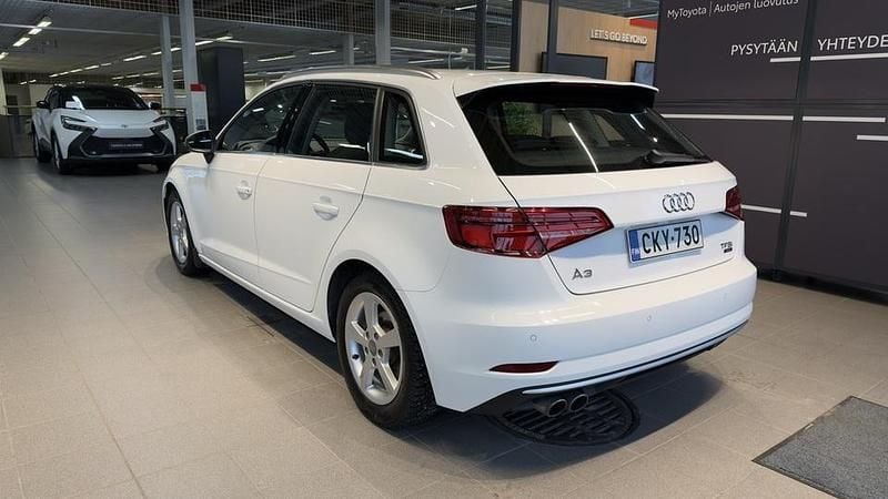 Käytetty Audi A3 Sportback Business 150 HP (110 kW) 2016 Valkoinen Viistoperä