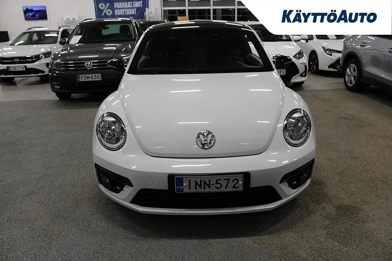 Käytetty VW Beetle Style 105 HP (77 kW) 2017 Valkoinen Viistoperä