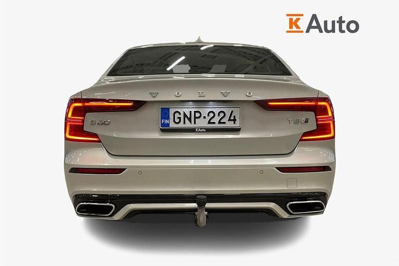 Käytetty Volvo S60 Business Edition 392 HP (288 kW) 2020 Sedan