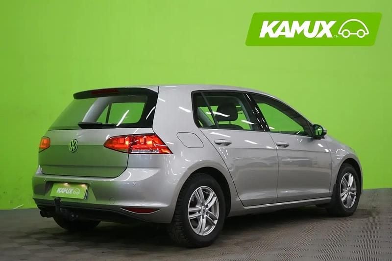 Käytetty VW Golf VII Comfortline 122 HP (89 kW) 2015 Hopea / harmaa Sedan