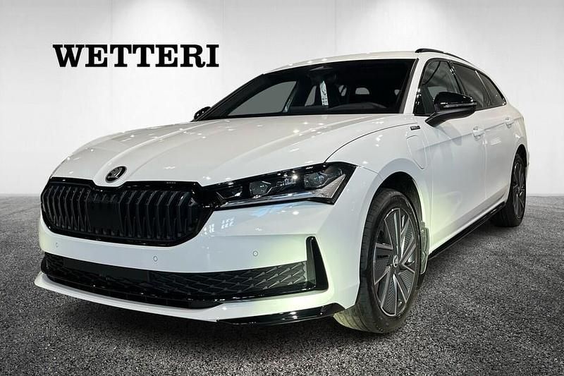 Valkoinen Uusi 2025 Skoda Superb SportLine Farmari | 53 900 € (Kallis) - Kuva 1/4