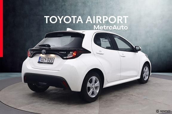Käytetty Toyota Yaris Active 114 HP (83 kW) 2023 Valkoinen Viistoperä