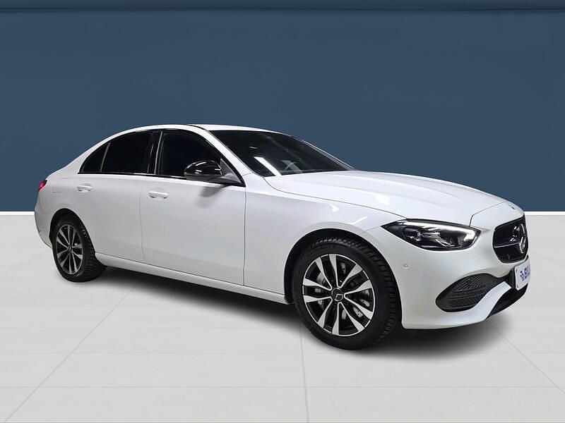 Käytetty Mercedes C300e Business 204 HP (150 kW) 2023 Vihreä Sedan