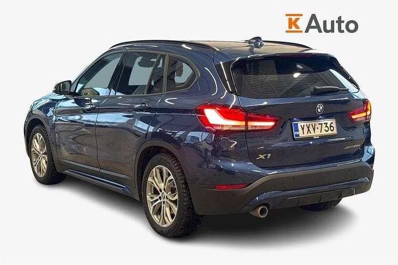 Käytetty BMW X1 Sport Line 220 HP (161 kW) 2022 Sininen Katumaasturi
