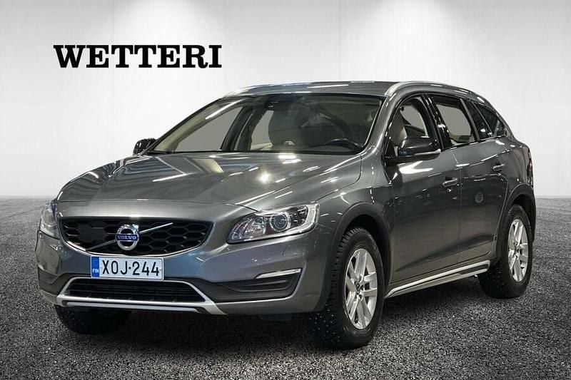 Harmaa Käytetty 2017 Volvo V60 CC Business Edition Farmari | 19 990 € (Perustarjous) - Kuva 1/4