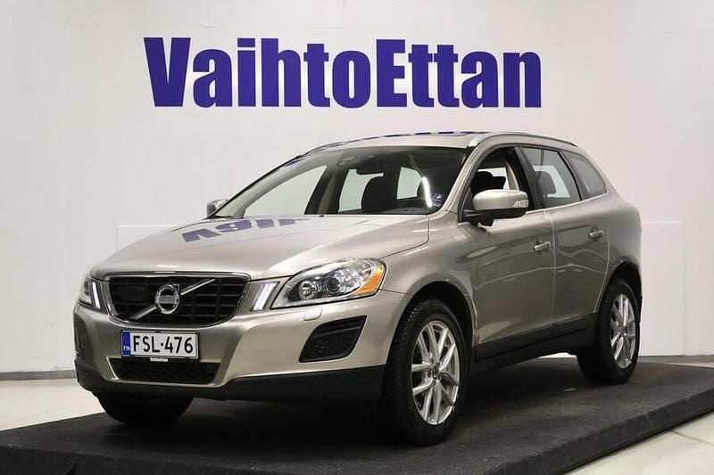 Harmaa Käytetty 2012 Volvo XC60 Summum Katumaasturi | 19 750 € (Perustarjous) - Kuva 1/3
