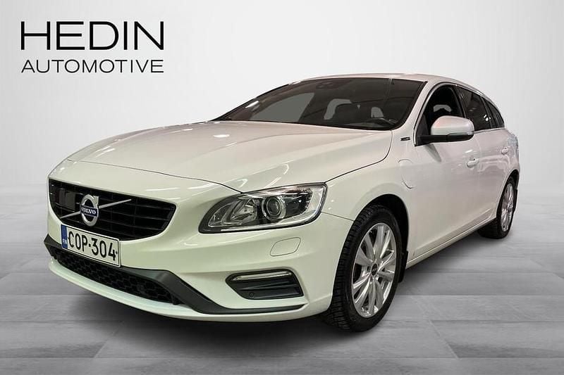 Käytetty 2017 Volvo V60 R-Design Farmari | 15 490 € (Hyvä tarjous) - Kuva 1/4