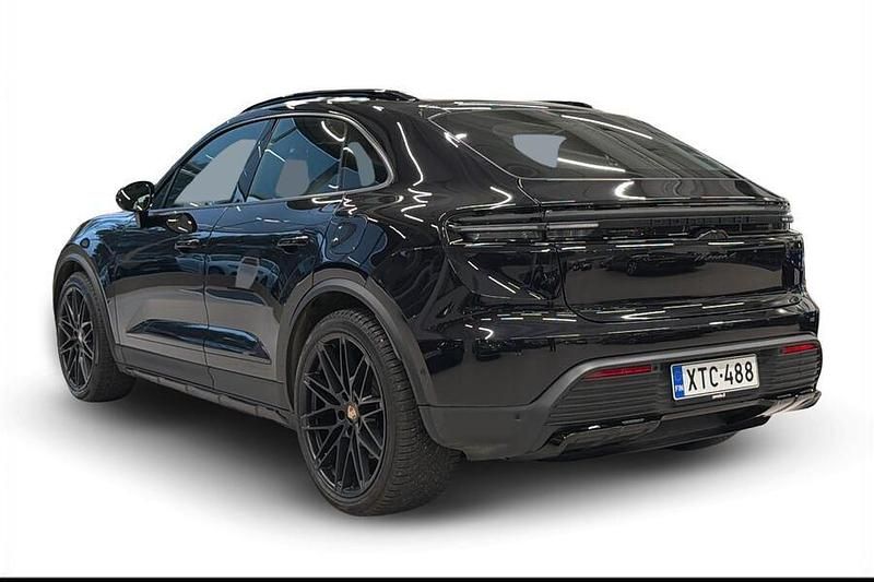 Käytetty Porsche Macan 300 kW (408 HP) 2024 Musta Katumaasturi