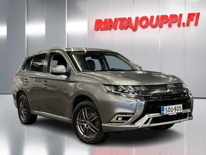 Käytetty Mitsubishi Outlander P-HEV Instyle 135 HP (99 kW) 2019 Katumaasturi
