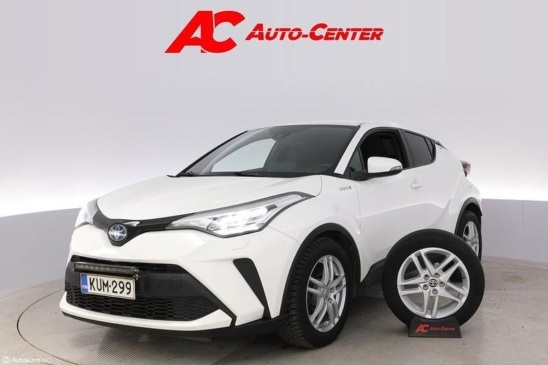 Käytetty Toyota C-HR Active 122 HP (89 kW) 2021 Valkoinen Katumaasturi