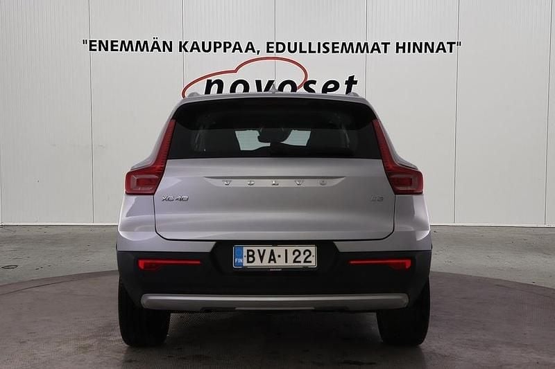 Käytetty Volvo XC40 Business Edition 150 HP (110 kW) 2018 Harmaa Katumaasturi