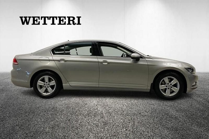 Käytetty VW Passat Comfortline 125 HP (91 kW) 2017 Harmaa Sedan