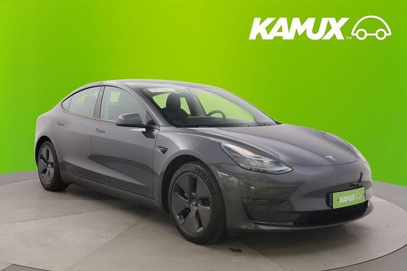 Harmaa Käytetty 2023 Tesla Model 3 Sedan | 34 880 € (Perustarjous) - Kuva 1/2