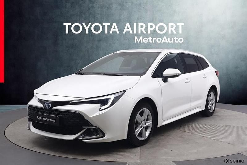 Valkoinen Käytetty 2023 Toyota Corolla Edition Farmari | 27 790 € (Perustarjous) - Kuva 1/4
