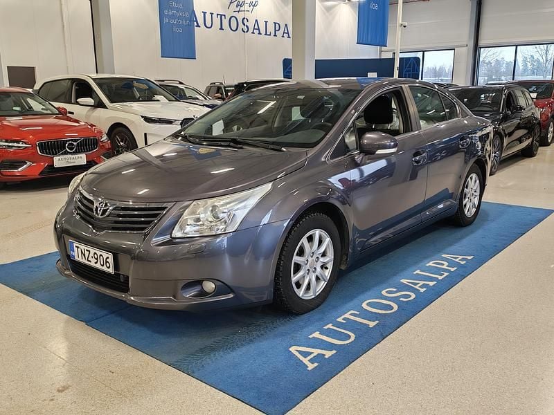 Käytetty Toyota Avensis Edition 147 HP (108 kW) 2011 Harmaa Sedan