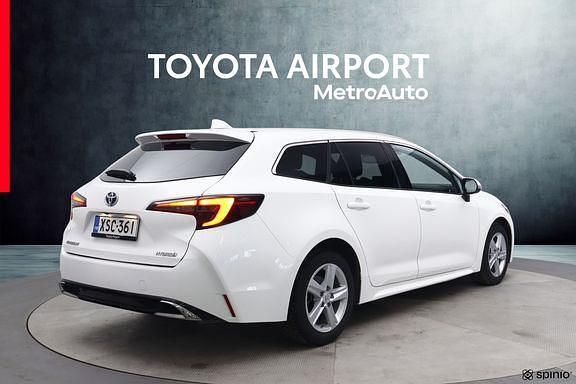 Käytetty Toyota Corolla Edition 140 HP (102 kW) 2023 Valkoinen Farmari