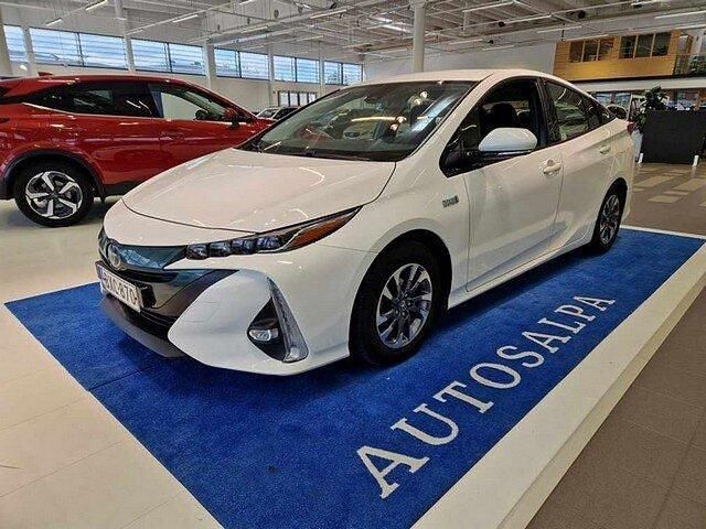 Valkoinen Käytetty 2018 Toyota Prius Active Viistoperä | 16 900 € (Hyvä tarjous) - Kuva 1/4