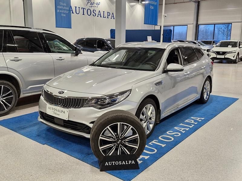 Käytetty Kia Optima Premium 180 HP (132 kW) 2019 Hopea Farmari